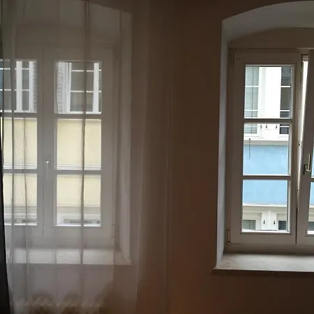 中心的熙米尔德之家和多拉希拉之家公寓